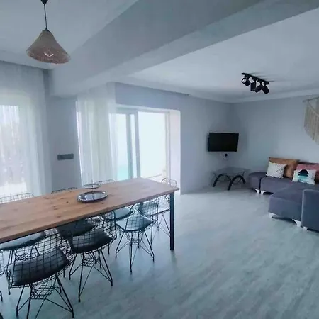 Hotel Mavi Ve Yesilin Sonsuz Tonu *